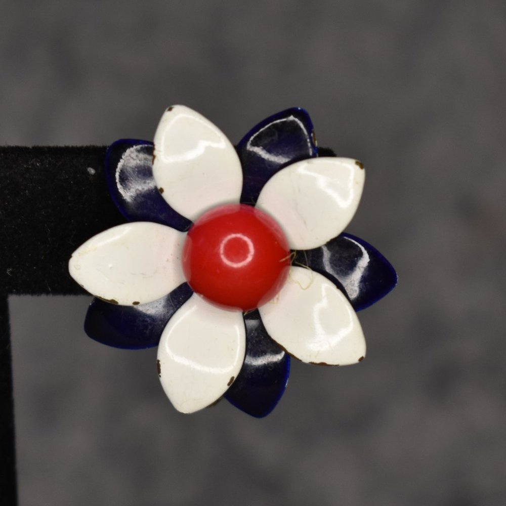 🔥 3/$15 Vintage Red White and Blue Flower Clip-on Earrings